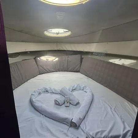 Refuge Marin - Twins Boat 船屋